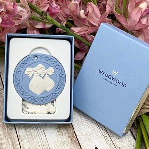 Vintage WEDGWOOD Blue Jasper Ware Baubles Christmas Ornament